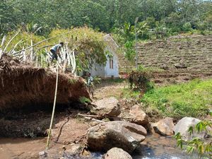 Cuaca Buruk, Homestay Wisata Air Terjun di Manggarai Barat NTT Rusak