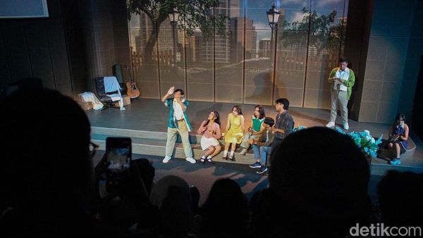 Fantasi Tuli Hadirkan Teater Inklusif Lewat Jemari Kecil
