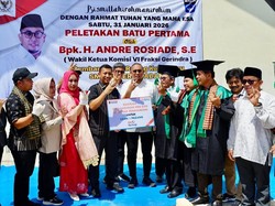 Andre Rosiade Hadiahkan Umrah untuk 3 Siswa Hafal Al-Quran 30 Juz