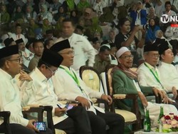 Video Pratikno-Istri Gus Dur Hadiri Harlah ke-100 NU di Istora