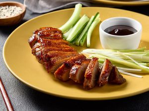 Nikmati Bebek Peking dan Buffet Imlek di Artotel Harmoni Jakarta