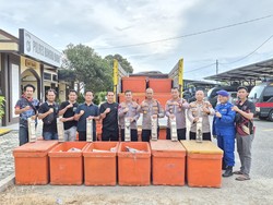 Polisi Bangka Barat Gagalkan Penyelundupan 10 Ton Timah