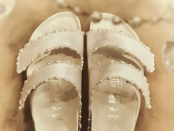 Birkenstock Rilis Koleksi Bridal, Normalisasi Pakai Sandal di Hari Pernikahan