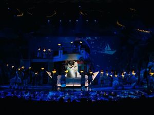 Pemain Musikal Perahu Kertas Excited di Show Perdana: Energi Penonton Gila!