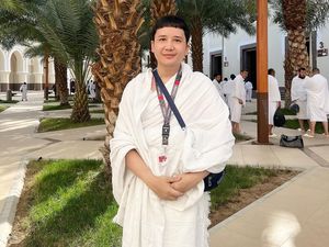 Rangga Moela Dulu Takut, Tangisnya Pecah saat Berani Menjalankan Umrah