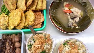 13 Tahun Jualan, Soto Kudus Ini Jadi Sarapan Favorit di Pasar 8 Alsut