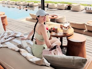 Terpopuler: Angel Karamoy Pelesiran di Pulau Dewata