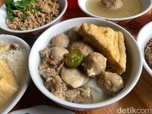 Bakso Koko Gepeng: Lezatnya Bakso Gepeng Khas Pontianak di Pasar 8 Alsut