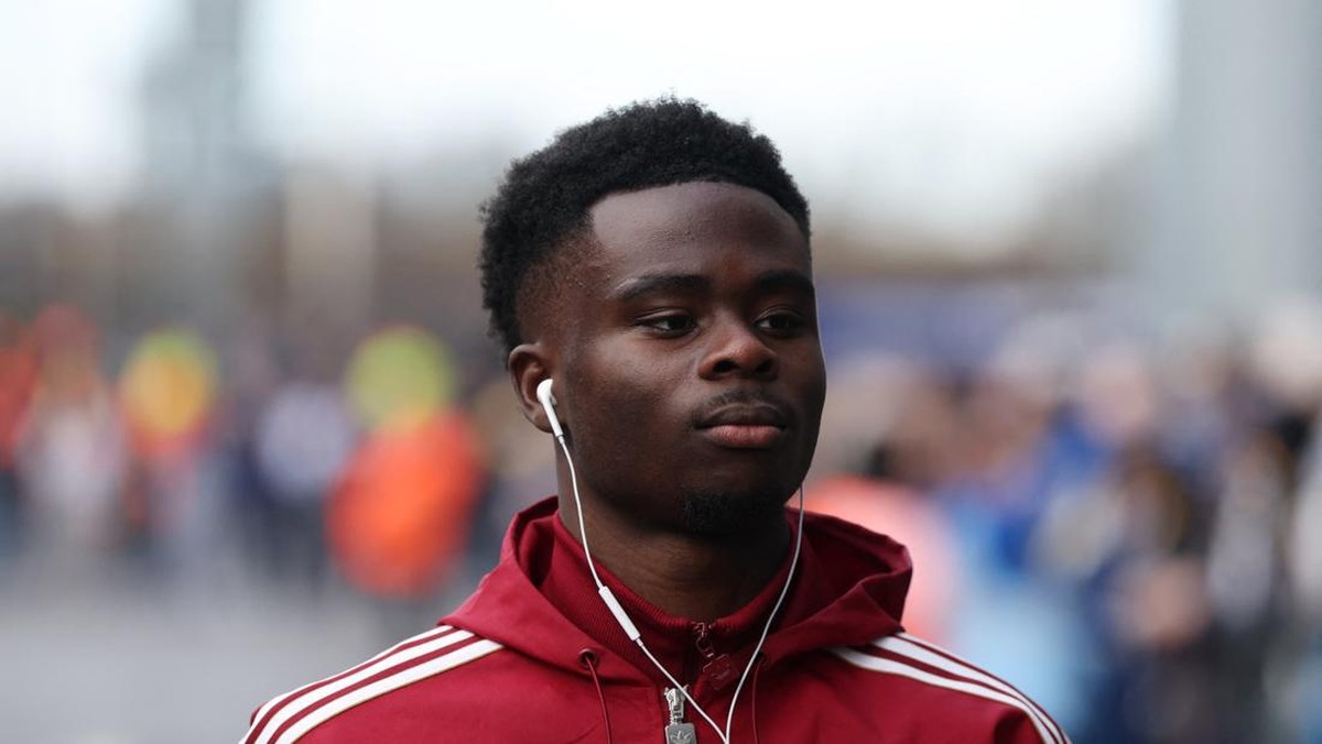 Bukayo Saka cedera saat pemanasan, absen kala Arsenal bantai Leeds United. (REUTERS/Scott Heppell)
