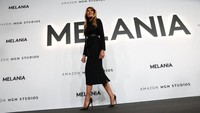 Gaya Penuh Percaya Diri Melania Trump di Premier Filmnya yang Banjir Kritik