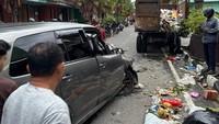 Video Detik-detik Minibus Tabrak Truk di Labuan Bajo, Sopir Diduga Mabuk
