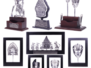 Kembar Souvenir Siap Penuhi Kebutuhan Plakat untuk Pemerintahan & Kampus