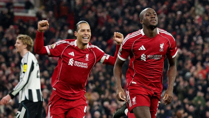Senangnya Arne Slot Lihat Pertahanan Liverpool Mulai Membaik