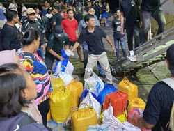 1.180 Liter Miras Sopi Diselundupkan Penumpang KM Sabuk Nusantara 87 di Ambon