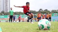 Semangat Jiwa Muda Latihan Bareng Kiper Persija Andritany