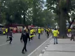 Area Musda Golkar Sumut Sempat Memanas, Massa Bawa Kayu-Petasan