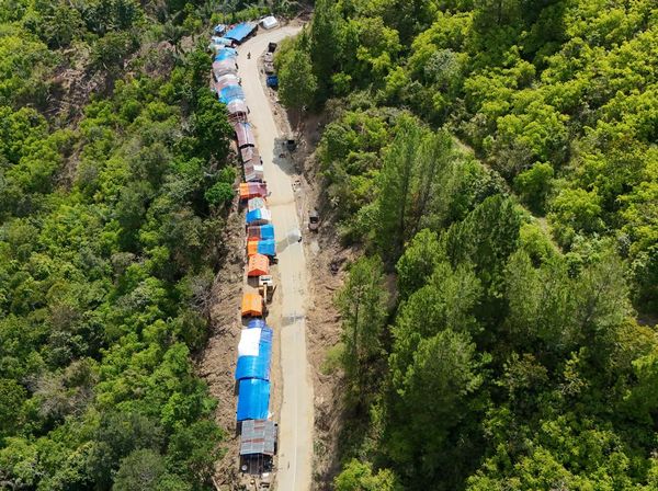 Warga Gayo Lues Aceh Masih Bertahan di Tenda Darurat Pinggir Jalan