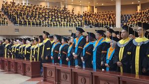 Potret Khidmatnya Wisuda Perdana UT di Tahun 2026