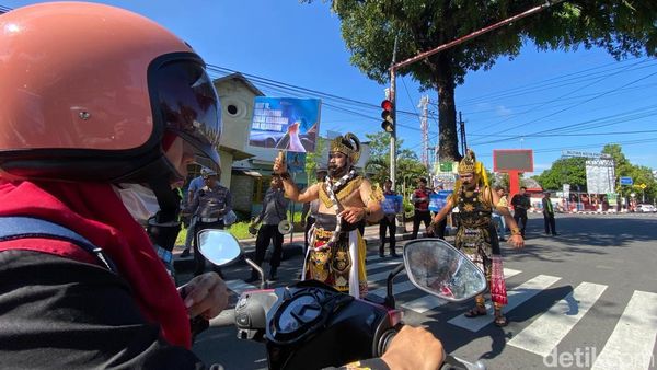 Ada Gatotkaca saat Operasi Keselamatan Semeru di Kota Blitar