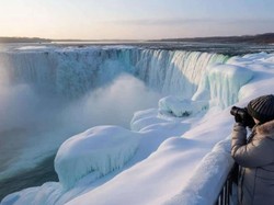 Air Terjun Niagara Membeku!