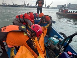 Jenazah Pekerja Tertimpa Kontainer di Pelabuhan Tanjung Perak Ditemukan