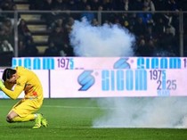 Video: Momen Kiper Timnas Emil Audero Terkena Flare saat Lawan Inter Milan