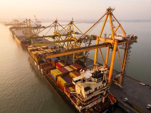 Pelindo Petikemas Luruskan Kabar Antrean Kapal di Pelabuhan Tanjung Perak