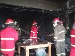 Kamar Lantai 25 di Apartemen PIK Jakut Kebakaran, 10 Mobil Damkar Dikerahkan