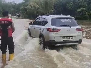 Jalan Lintas Mura-PALI Terendam Banjir, Pengendara Diminta Hati-hati