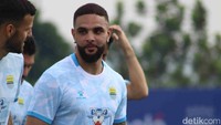 Persib Juara Super League, Ligue 1 Beri Selamat ke Layvin Kurzawa