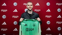 Berpeluang Debut di Ajax, Maarten Paes Dipuji