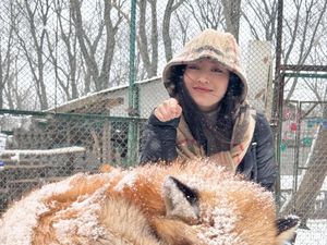 Foto Gemas Natasha Wilona Main ke Desa Rubah Jepang