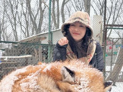 Foto Gemas Natasha Wilona Main ke Desa Rubah Jepang