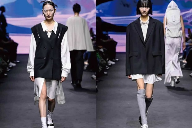 Pakaian oversized dari LIE, dengan siluet bahu yang lebih tegas / foto: instagram.com/liecollection_