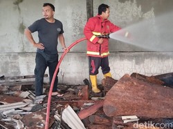 Gudang Kayu di Klungkung Terbakar, Asal Api Masih Misterius
