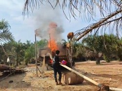 Razia PETI di Batang Hari Jambi, Polisi Bakar Alat Tambang