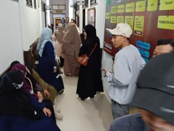 Puluhan Warga Probolinggo Laporkan Biro Umrah Usai Gagal Berangkat