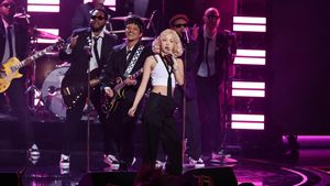 Detik-detik Rose Bikin Sejarah di Grammy 2026