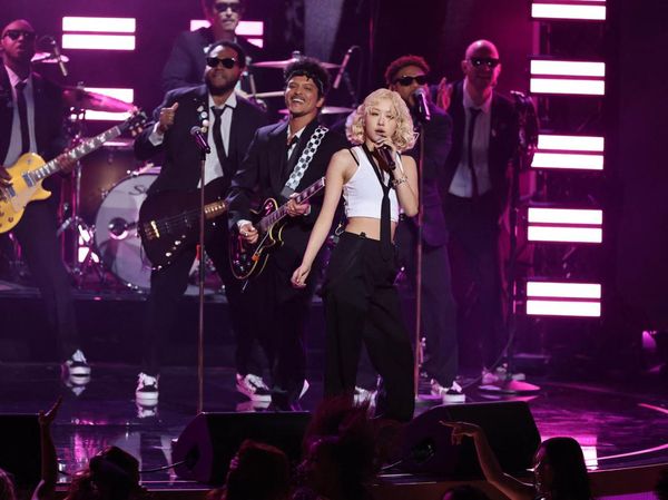 Detik-detik Rose Bikin Sejarah di Grammy 2026