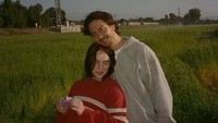 Billie Eilish Go Public Bareng Pacar Nat Wolff, Diisukan Tunangan