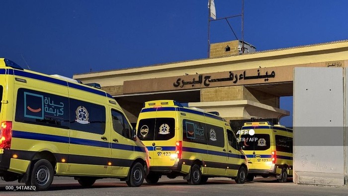 Lega! Korban Perang Palestina Tiba di Mesir dengan Ambulans Setelah Rafah Dibuka Lagi