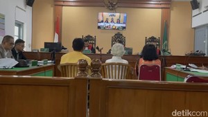 2 Teman KKN Jadi Saksi Sidang Ijazah Jokowi di PN Solo