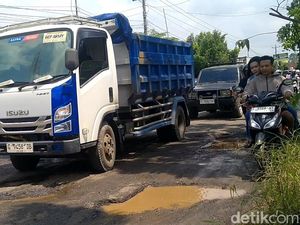 Lubang Jalan Pekalongan-Banjarnegara Bikin Celaka, Penambalan Dikebut