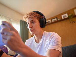 Logitech G325 Lightspeed Rilis di RI: Headset Wireless Gaming Rp 1 Jutaan