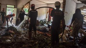 Longsor Timbun Rumah di Ciamis, Lansia Tewas dan Dua Hunian Terancam