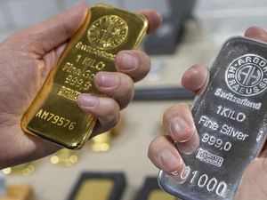 Mengapa Harga Emas dan Perak Tiba-Tiba Anjlok?