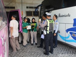 Satlantas Polres Trenggalek Ramp Check Angkutan Pariwisata
