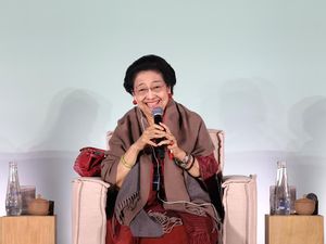 Pesan Mega untuk Perempuan: Jangan Terjebak Dilema Antara Rumah dan Masyarakat