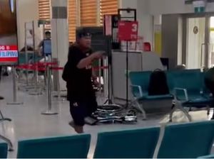 Pria di Filipina Bikin Geger Bandara karena Hendak Tikam Petugas