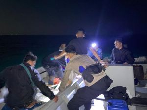 Kapal Pengangkut Ikan Tenggelam di Perairan Bintan, Seluruh ABK Selamat